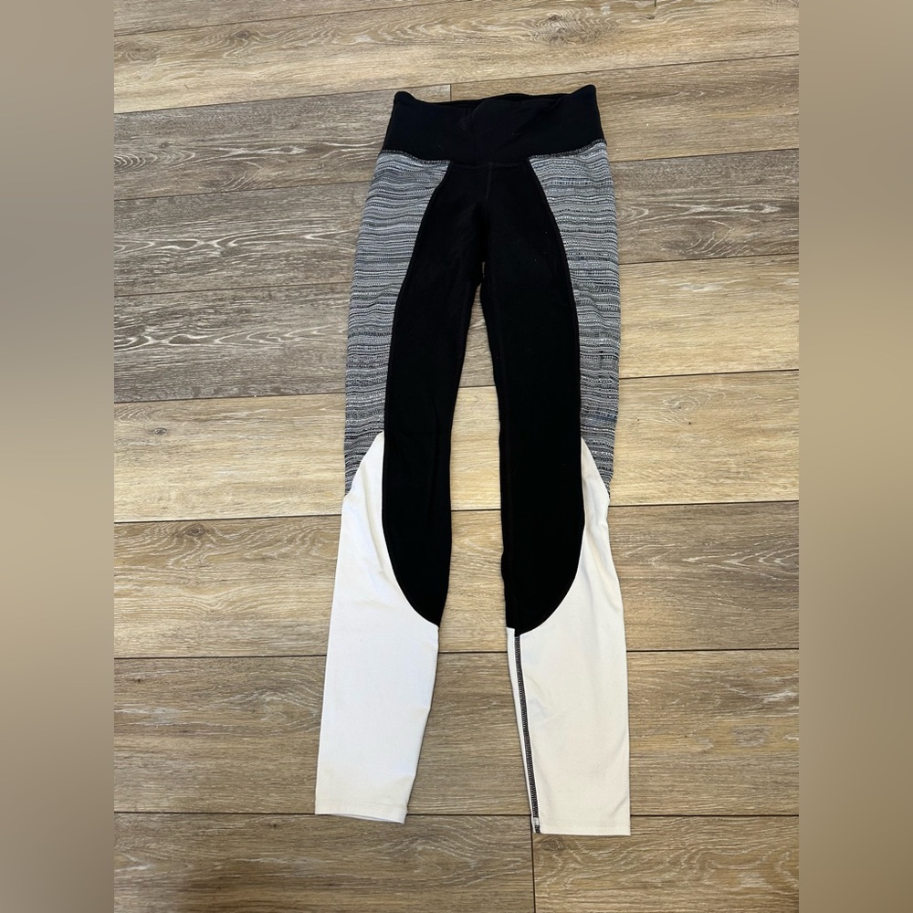 Athleta High Rise Jacquard Flow Chaturanga Tights